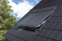 Roleta zewnętrzna ARZ 07 Komfort Z-Wave Solar do okna dachowego Fakro 78x140 cm kaseta RAL7022 2.jpg