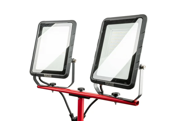 Reflektor LED ze statywem w pokrowcu Pro 16000LM 2x100W IP65 1.jpg