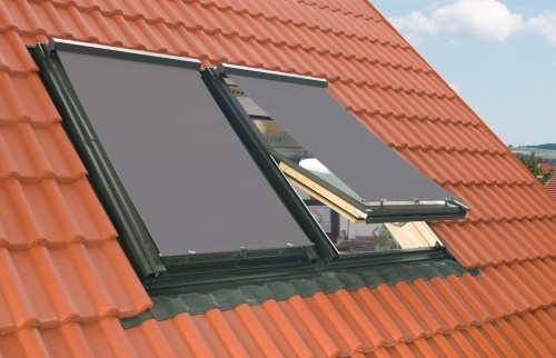 Markiza zewnętrzna AMZ 089 07 do okien dachowych Fakro kaseta RAL7016 1.jpg